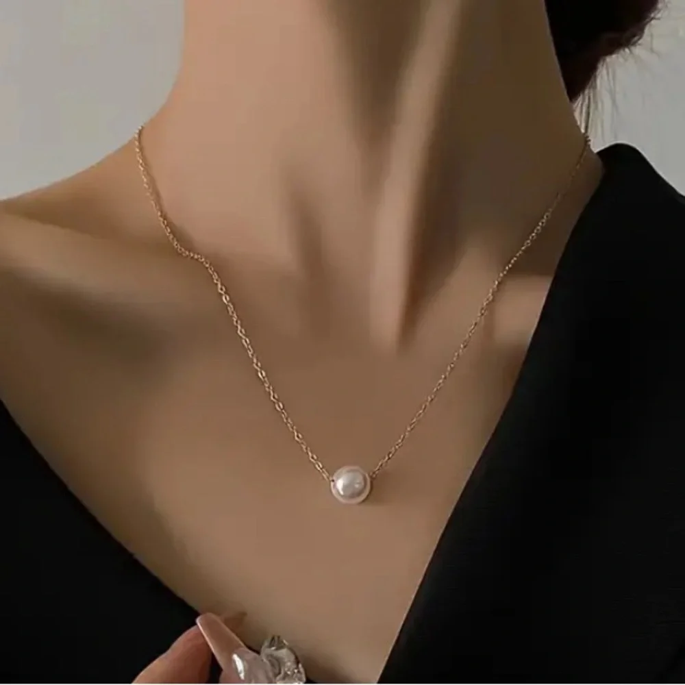 Pearl necklace minimalistic new